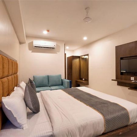 Hotel Royal 24 Ahmedabad Exterior foto