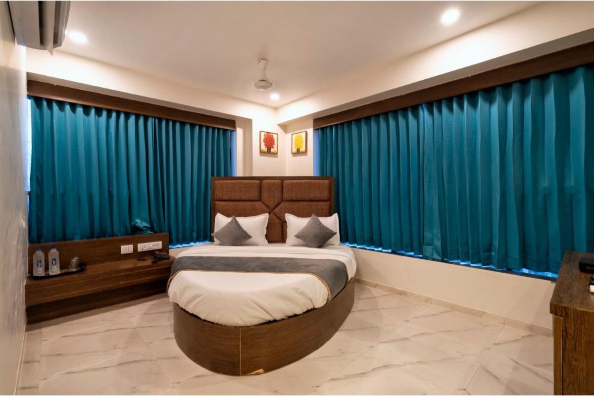 Hotel Royal 24 Ahmedabad Exterior foto