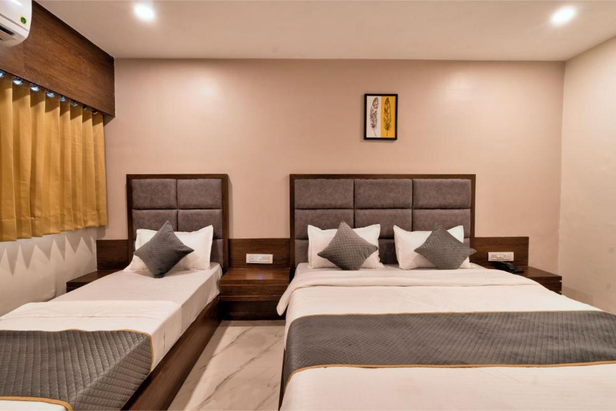 Hotel Royal 24 Ahmedabad Exterior foto