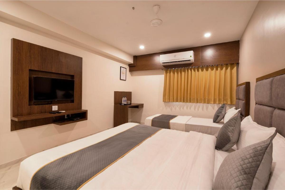 Hotel Royal 24 Ahmedabad Exterior foto