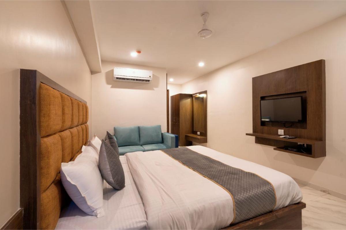 Hotel Royal 24 Ahmedabad Exterior foto