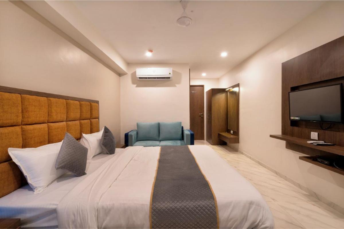 Hotel Royal 24 Ahmedabad Exterior foto
